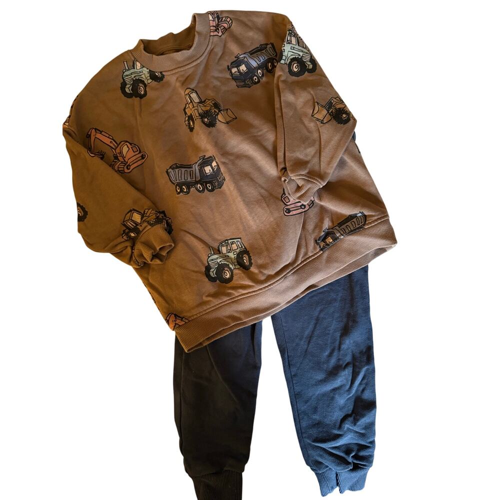 NEW NEXT Navy Blue rainbow train outfit 3-4